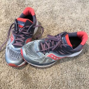 Saucony ride 10 running shoe